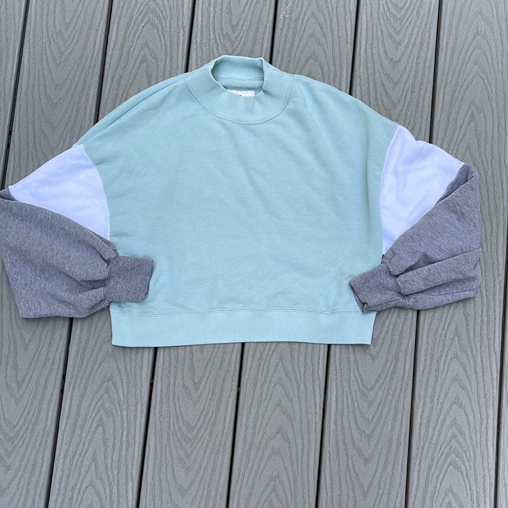 Hollister Cropped Sweatshirt, Women Small